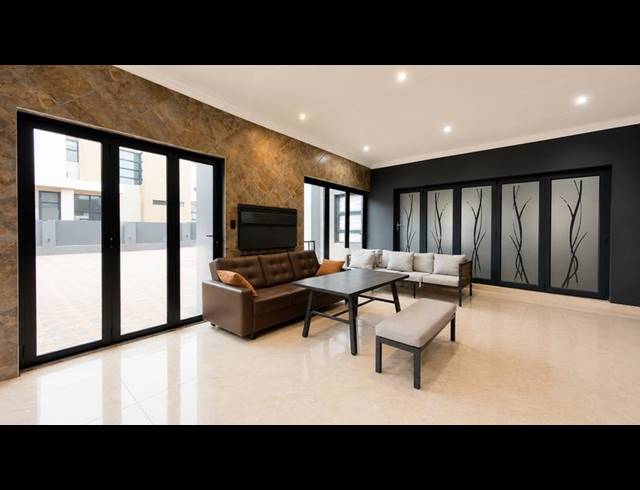 4 BEDROOM HOUSE FOR SALE IN COPPERLEAF ESTATE